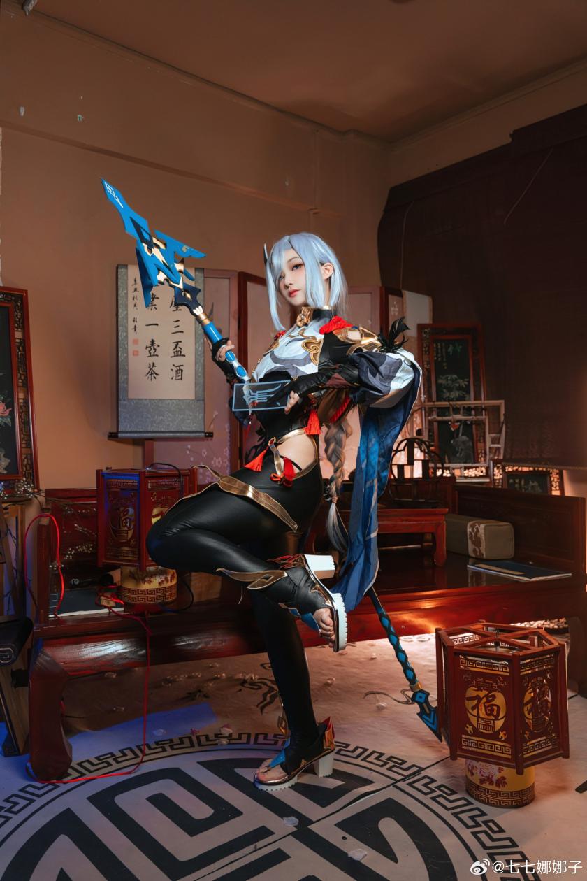 原神申鹤同人cos，南半球小姨，爱了！Cn七七娜娜子 - 第5张